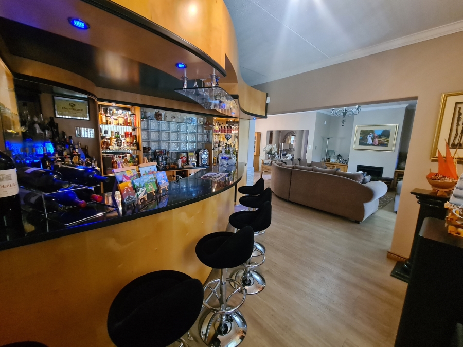 5 Bedroom Property for Sale in Maraldi Estate Free State